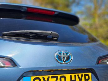 TOYOTA COROLLA 1.8 Corolla Design HEV CVT 5dr
