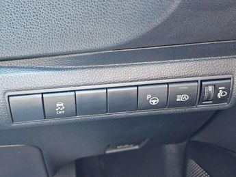 TOYOTA COROLLA 1.8 Corolla Design HEV CVT 5dr