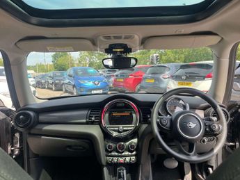 MINI HATCH 1.5 Cooper Classic Auto 3dr