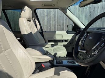 LAND ROVER RANGE ROVER 4.4 Range Rover Vogue SE TDV8 Automatic 4WD 5dr - NATIONAL DELIV