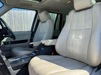 LAND ROVER RANGE ROVER 4.4 Range Rover Vogue SE TDV8 Automatic 4WD 5dr - NATIONAL DELIV