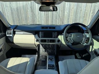 LAND ROVER RANGE ROVER 4.4 Range Rover Vogue SE TDV8 Automatic 4WD 5dr - NATIONAL DELIV