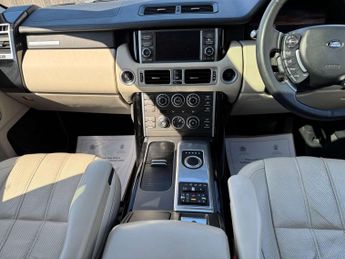 LAND ROVER RANGE ROVER 4.4 Range Rover Vogue SE TDV8 Automatic 4WD 5dr - NATIONAL DELIV