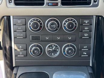 LAND ROVER RANGE ROVER 4.4 Range Rover Vogue SE TDV8 Automatic 4WD 5dr - NATIONAL DELIV