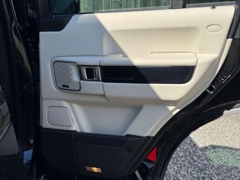 LAND ROVER RANGE ROVER 4.4 Range Rover Vogue SE TDV8 Automatic 4WD 5dr - NATIONAL DELIV