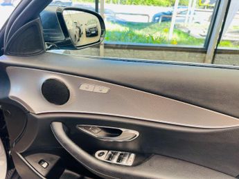MERCEDES-BENZ E-CLASS 2.0 E 220 D SE Auto 4dr