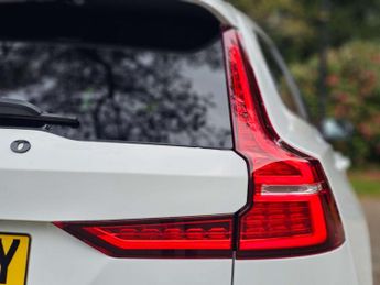 VOLVO V60 2.0 V60 R-Design+ D4 Auto 5dr