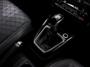 VOLKSWAGEN T-CROSS 1.0 T-Cross R-Line TSI Semi-Auto 5dr
