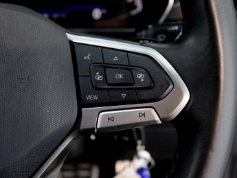 VOLKSWAGEN T-CROSS 1.0 T-Cross R-Line TSI Semi-Auto 5dr