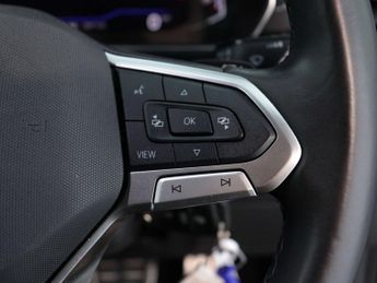 VOLKSWAGEN T-CROSS 1.0 T-Cross R-Line TSI Semi-Auto 5dr