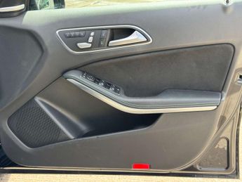 MERCEDES-BENZ A-CLASS 2.1 A 220 D Motorsport Edition Premium Automatic 5dr - NATIONAL 