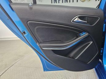 MERCEDES-BENZ A-CLASS 2.1 A 200 D Sport Premium Auto 5dr