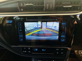 TOYOTA AURIS 1.8 Auris Icon Tech HEV VVT-i CVT 5dr