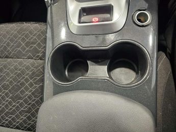 PEUGEOT 3008 1.6 3008 Active Blue HDi S/S Auto 5dr