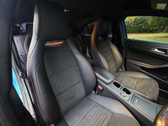 MERCEDES-BENZ A-CLASS 2.0 A250 AMG Sport 4Matic Auto 4WD 5dr