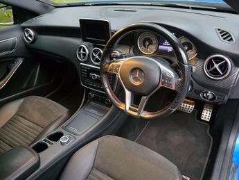 MERCEDES-BENZ A-CLASS 2.0 A250 AMG Sport 4Matic Auto 4WD 5dr
