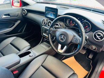 MERCEDES-BENZ A-CLASS 1.5 A 180 D Sport Executive Auto 5dr