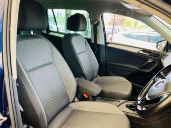 VOLKSWAGEN TIGUAN 2.0 Tiguan SE TDI BlueMotion Technology Semi-Auto 5dr