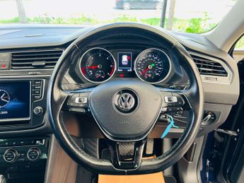 VOLKSWAGEN TIGUAN 2.0 Tiguan SE TDI BlueMotion Technology Semi-Auto 5dr