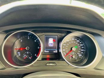 VOLKSWAGEN TIGUAN 2.0 Tiguan SE TDI BlueMotion Technology Semi-Auto 5dr