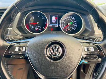 VOLKSWAGEN TIGUAN 2.0 Tiguan SE TDI BlueMotion Technology Semi-Auto 5dr