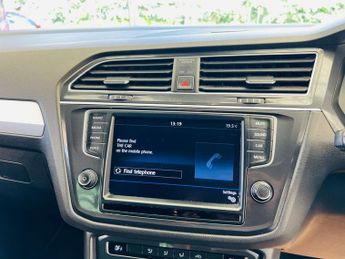 VOLKSWAGEN TIGUAN 2.0 Tiguan SE TDI BlueMotion Technology Semi-Auto 5dr