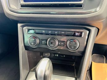 VOLKSWAGEN TIGUAN 2.0 Tiguan SE TDI BlueMotion Technology Semi-Auto 5dr