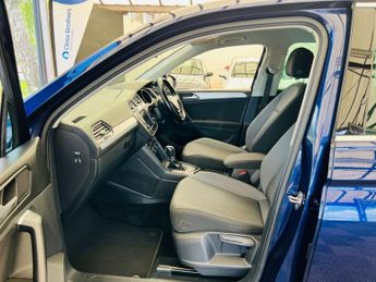 VOLKSWAGEN TIGUAN 2.0 Tiguan SE TDI BlueMotion Technology Semi-Auto 5dr