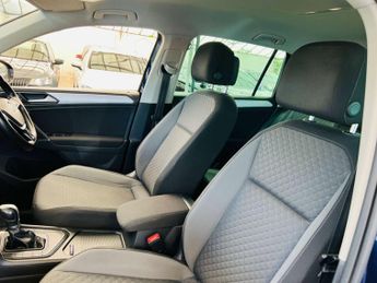 VOLKSWAGEN TIGUAN 2.0 Tiguan SE TDI BlueMotion Technology Semi-Auto 5dr