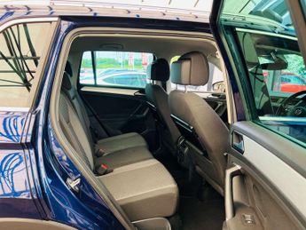 VOLKSWAGEN TIGUAN 2.0 Tiguan SE TDI BlueMotion Technology Semi-Auto 5dr