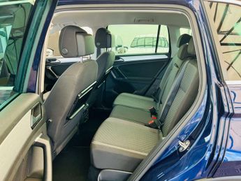VOLKSWAGEN TIGUAN 2.0 Tiguan SE TDI BlueMotion Technology Semi-Auto 5dr