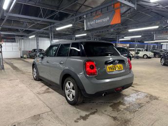 MINI HATCH 1.5 Cooper D Auto 5dr