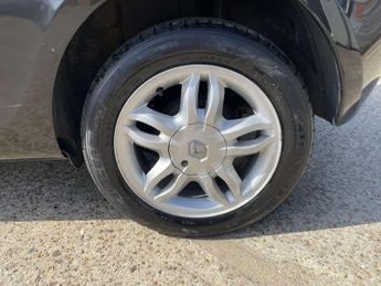 RENAULT CLIO 1.1 Clio Rip Curl 16v 3dr