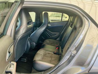 MERCEDES-BENZ GLA 1.6 GLA 200 AMG Line Auto 5dr