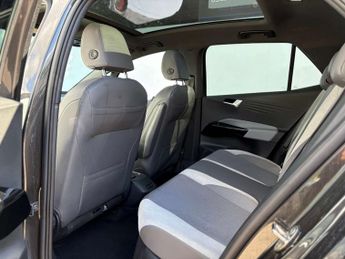Volkswagen ID.3 Pro Performance 58kWh Tech Auto 5dr