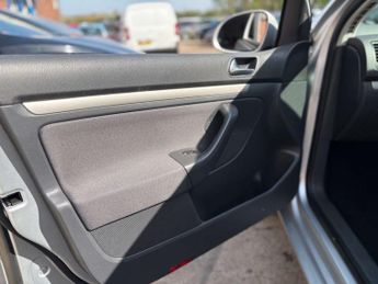 Volkswagen Golf 1.9 TDI Match Hatchback 5dr Diesel DSG (153 g/km, 103 bhp)