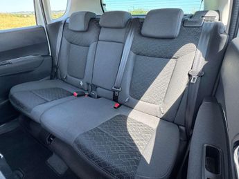 PEUGEOT 3008 1.6 3008 Active e-HDi Semi-Auto 5dr