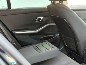 BMW 3 Series 3.0 330d xDrive Sport MHEV Auto 4WD 5dr