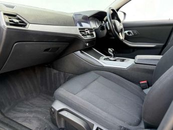 BMW 3 Series 3.0 330d xDrive Sport MHEV Auto 4WD 5dr