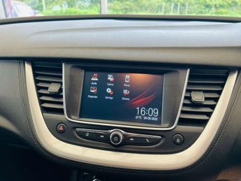 VAUXHALL GRANDLAND X 1.6 Grandland X SE TD S/S Auto 5dr