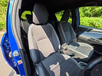 TOYOTA YARIS 1.5 Yaris Blue Bi-Tone VVT-i HEV CVT 5dr