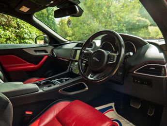 JAGUAR F-PACE 2.0 F-PACE R-Sport AWD D Auto 4WD 5dr