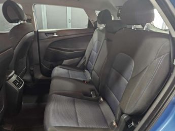 HYUNDAI TUCSON 2.0 Tucson SE Nav CRDi Auto 4WD 5dr