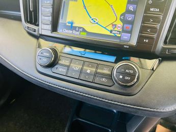 TOYOTA RAV4 2.5 RAV4 Icon TSS HEV CVT 4WD 5dr