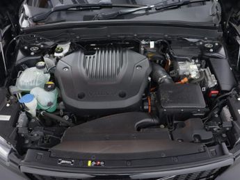 VOLVO XC40 1.5 XC40 R-Design Pro T5 Recharge Auto 5dr