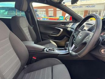 VAUXHALL INSIGNIA 2.0 Insignia SRi Nav VX-Line CDTi Automatic 5dr - NATIONAL DELIV