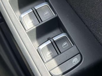 AUDI A4 Allroad 2.0 TDI Estate 5dr Diesel S Tronic quattro Euro 5 (s/s) (177 ps)