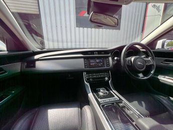 JAGUAR XF 2.0d Prestige Auto Euro 6 (s/s) 4dr