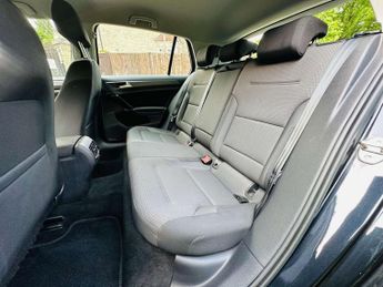 VOLKSWAGEN GOLF e-Golf 5dr