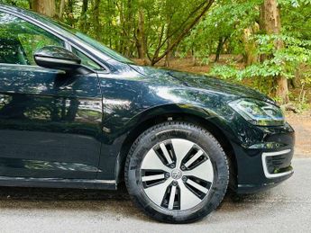 VOLKSWAGEN GOLF e-Golf 5dr